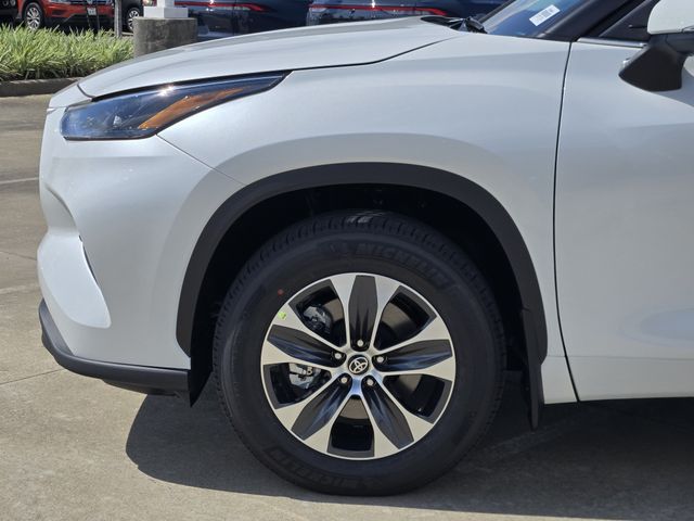 2026 Toyota Highlander XLE Beige at Gullo Toyota