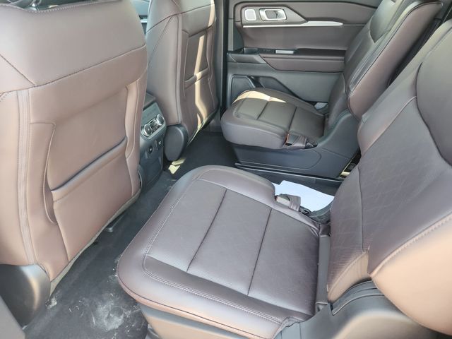 2025 Ford Explorer Platinum photo