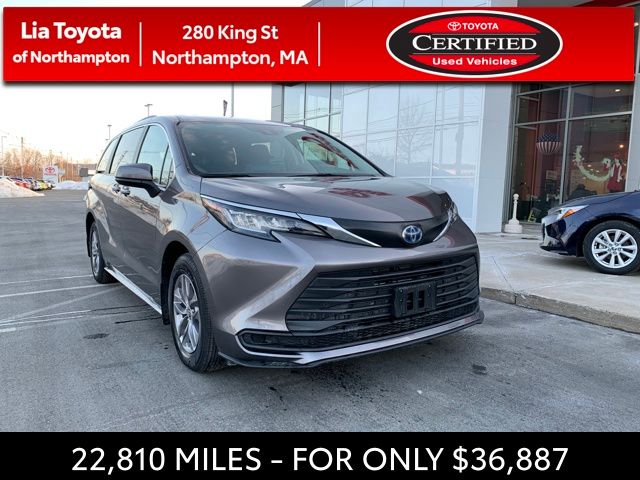 2023 Toyota Sienna LE 8-Passenger FWD