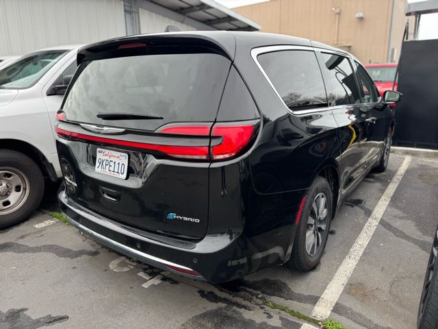 used 2024 Chrysler Pacifica Hybrid car, priced at $27,021