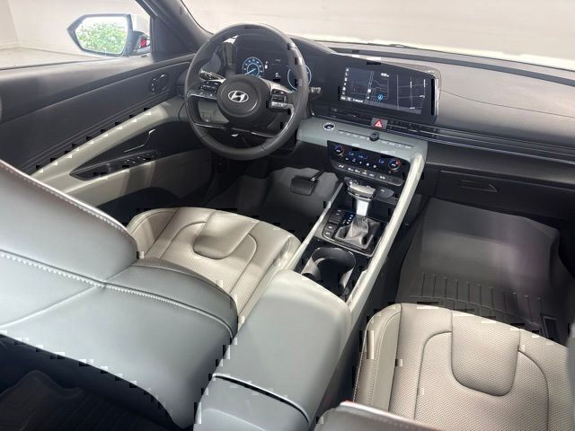 Used 2025 Hyundai Elantra Hybrid Sedan