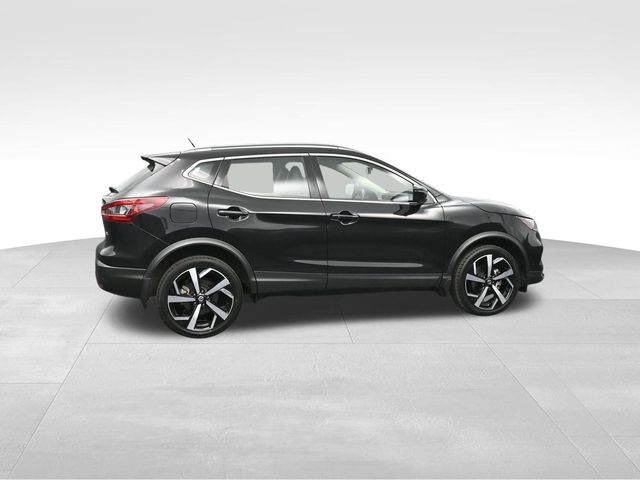 2021 Nissan Rogue Sport SL 3