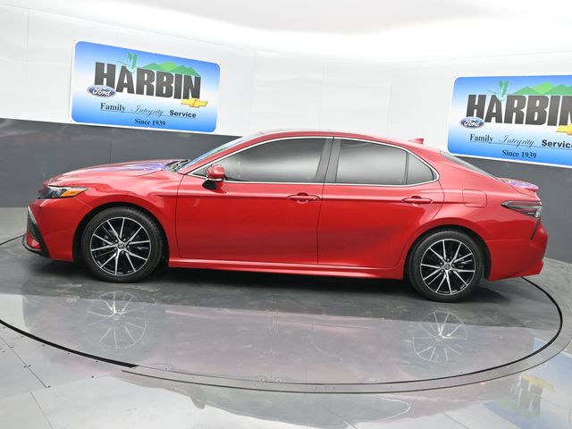2021 Toyota Camry SE photo