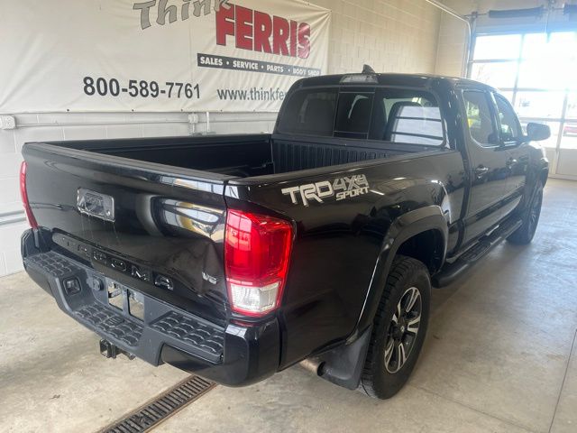 2018 Toyota Tacoma TRD Sport photo