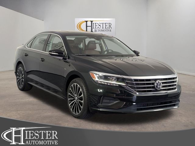 Racing Green 2022 Volkswagen Passat Sedan Front-Wheel Drive 6-Speed Automatic