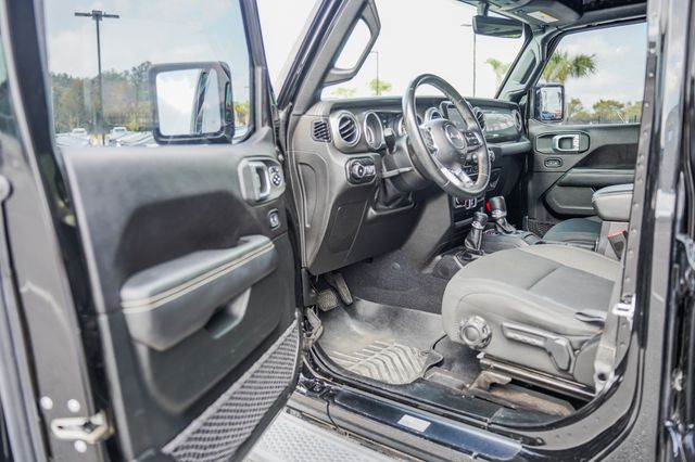 2020 Jeep Wrangler Unlimited Sahara 38