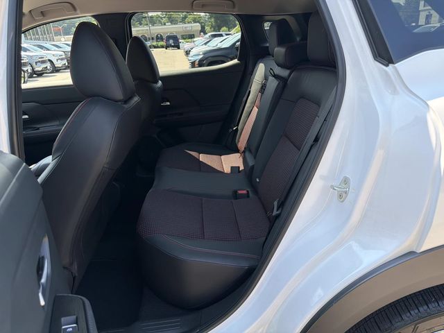 2025 Nissan Kicks - Image 25