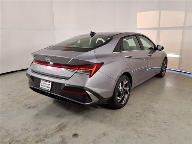 2025 Hyundai Elantra SEL Convenience photo