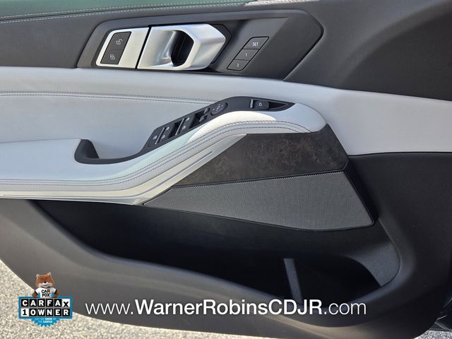 Used 2025 Blue BMW sDrive40i image 30