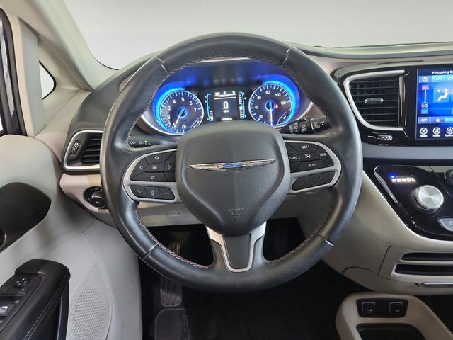 Used 2017 Chrysler Pacifica Van