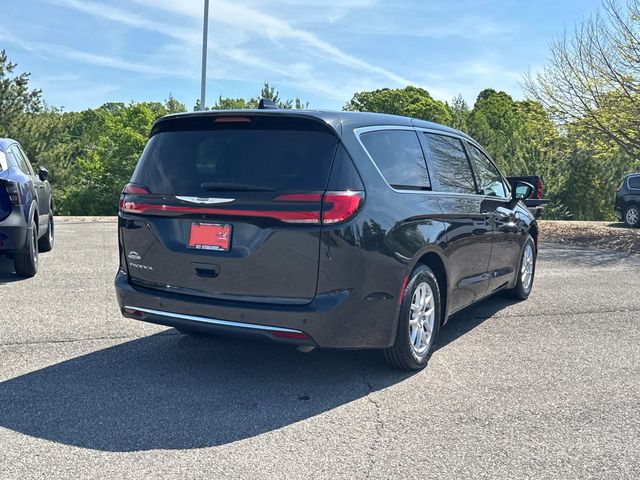 Used 2023 Black Chrysler Touring L image 5