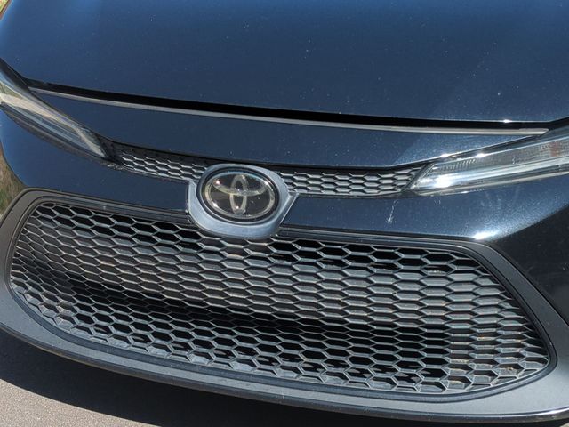 Used 2022 Black Toyota L image 24