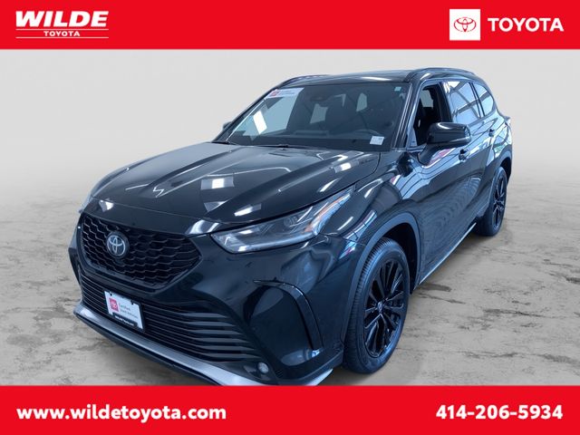 Midnight Black Metallic 2025 Toyota Highlander SUV / Crossover All-Wheel Drive 8-Speed Automatic