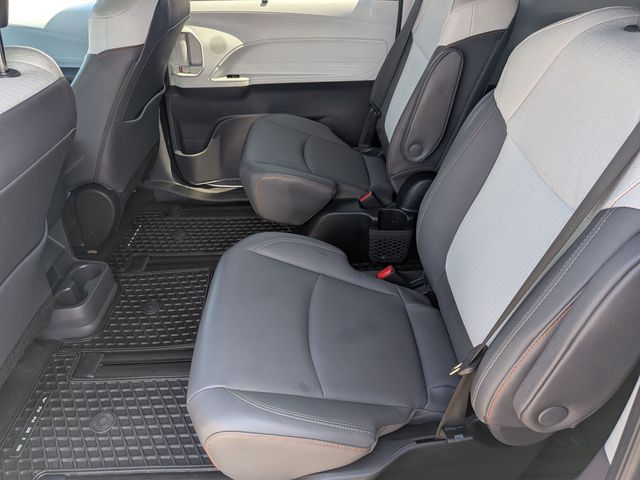2022 Toyota Sienna - Image 27