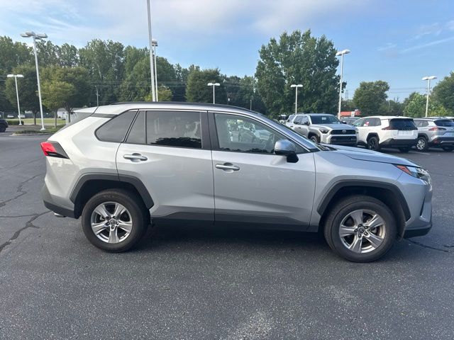 2025 Toyota RAV4 XLE - Photo 2