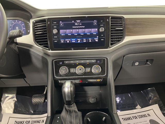 2022 Black Volkswagen Atlas 3.6L V6 SE w/Technology FWD SUV