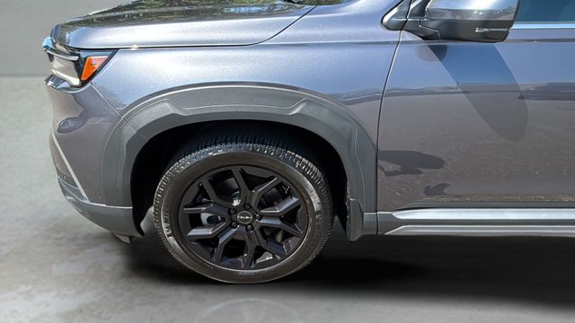 Used 2025  Honda Touring image 40