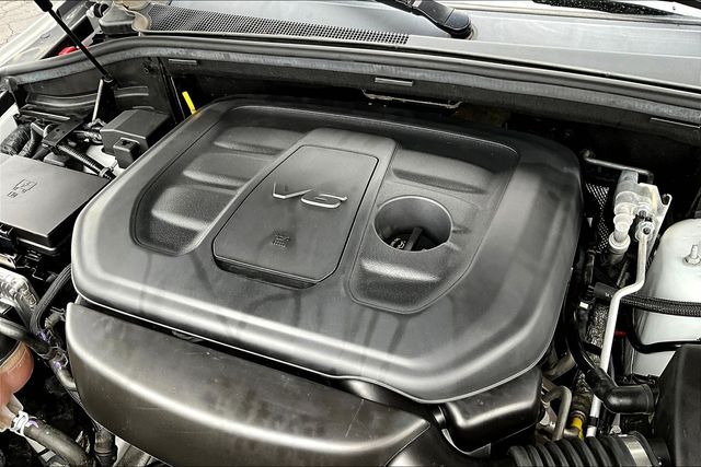 Used 2020 White Jeep Altitude image 30