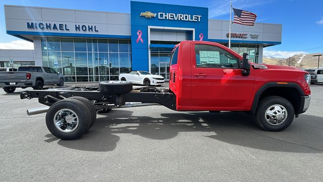 2024 GMC Sierra 3500HD SLE 13