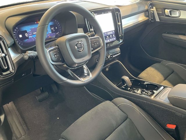 New 2026 White Volvo B5 Ultra Black Edition image 13