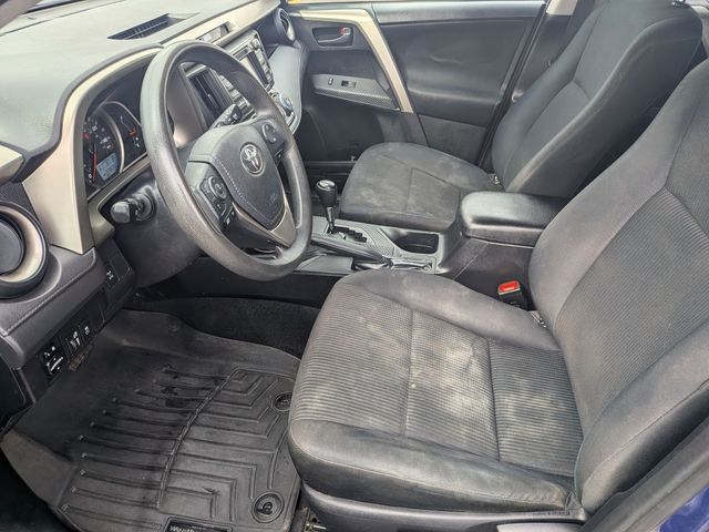 2015 Toyota RAV4 - Image 12