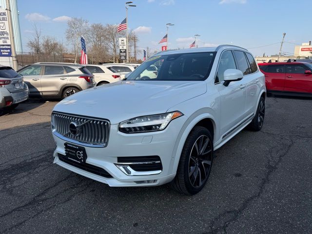 2024 Volvo XC90 B6 Plus Bright Theme 7-Passenger AWD