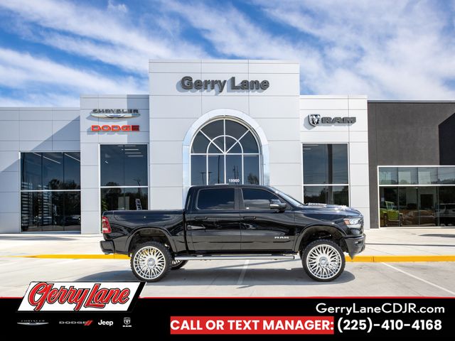 Diamond Black Crystal Pearlcoat 2022 RAM 1500 Laramie Crew Cab RWD Pickup Truck 4X2 8-Speed Automatic