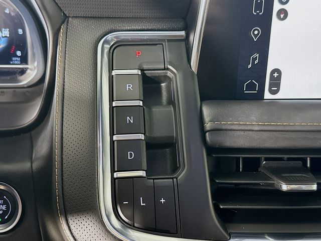 2024 Sterling Metallic GMC Yukon AT4 4X4 SUV