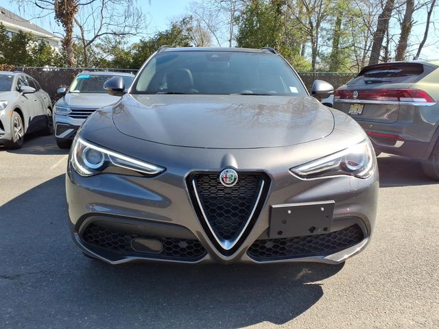 2023 Alfa Romeo Stelvio - Image 4