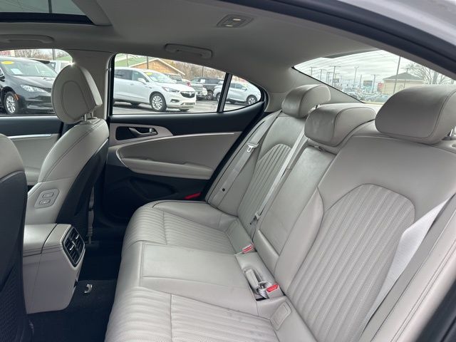 Used 2021 White Genesis 2.0T image 31