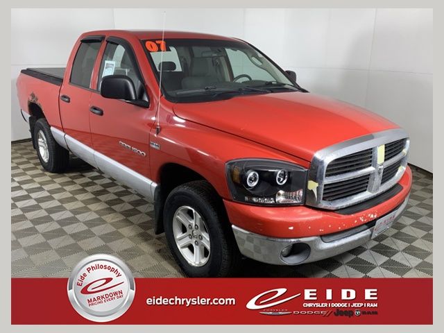 Flame Red Clearcoat 2007 Dodge RAM 1500 SLT Quad Cab 4WD Pickup Truck Four-Wheel Drive 5-Speed Automatic