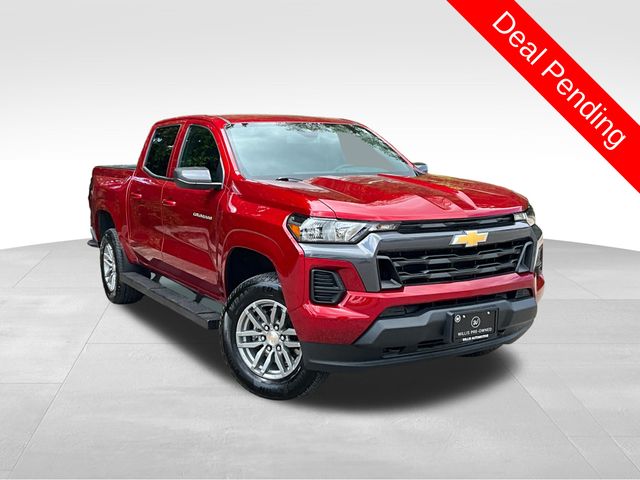 Radiant Red Tintcoat 2025 Chevrolet Colorado Pickup Truck Four-Wheel Drive 8-Speed Automatic