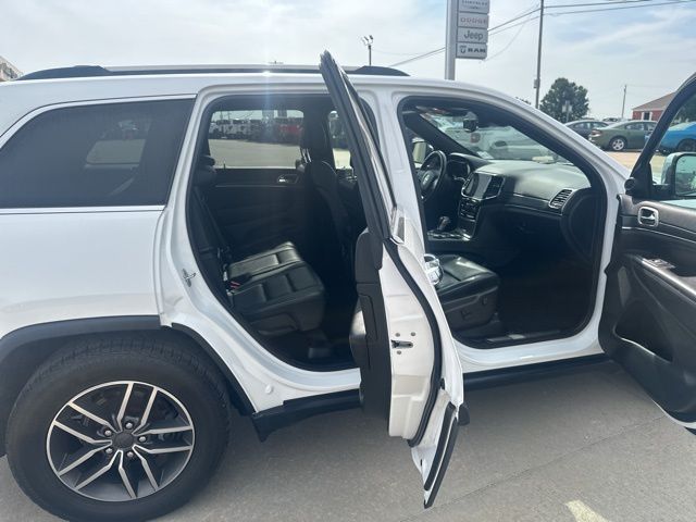 2020 Jeep Grand Cherokee Limited 12