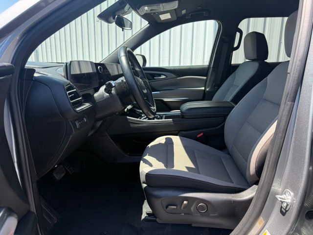 used 2024 Chevrolet Traverse car, priced at $34,187
