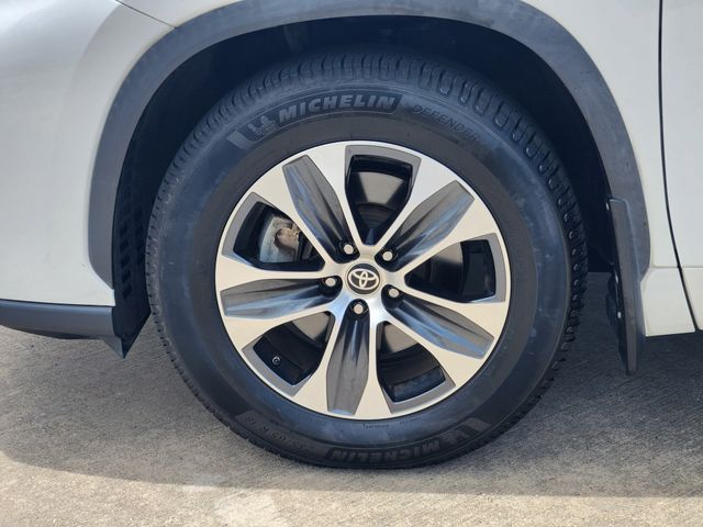2023 Toyota Highlander XLE Beige at Don McGill Toyota