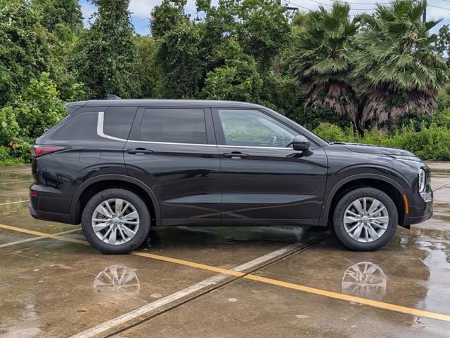 2026 Mitsubishi Outlander ES Black at DeMontrond Gulf Freeway
