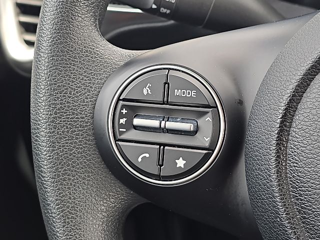 2025 Kia Soul LX:B02320
