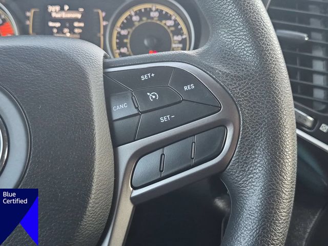 Used 2020 Silver Jeep Latitude image 19