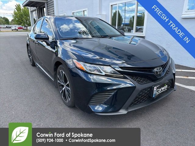 Teal (Galactic Aqua Mica) 2018 Toyota Camry SE Sedan Front-Wheel Drive 8-Speed Automatic