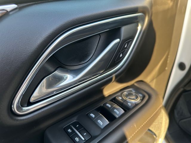 Used 2023 White Chevrolet High Country image 17