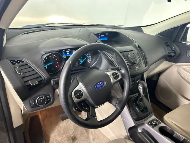 2016 Ford Escape SE 19