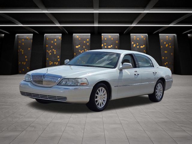 Used 2006 Lincoln Town Car Sedan