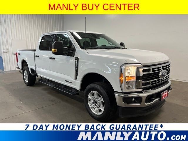 Oxford White 2025 Ford F-250 Super Duty Pickup Truck Four-Wheel Drive Automatic