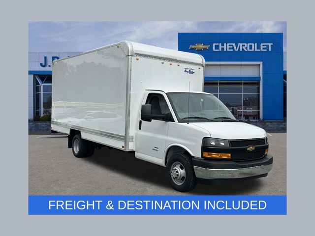 Summit White 2026 Chevrolet Express Chassis Van Rear-Wheel Drive 8-Speed Automatic