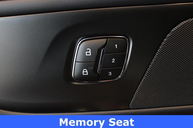 New 2026 White Lincoln Reserve image 4