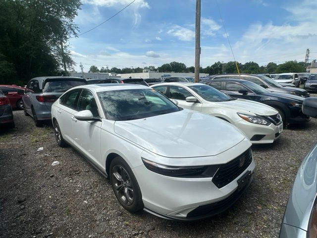 Platinum White 2023 Honda Accord Sedan Front-Wheel Drive Continuously Variable Transmission