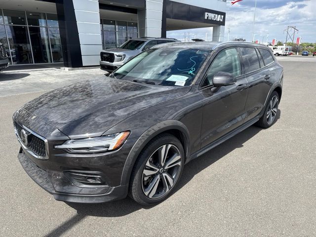 Gray (Platinum Grey Metallic) 2025 Volvo V60 Cross Country B5 Plus AWD Wagon All-Wheel Drive Automatic