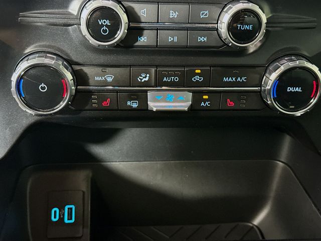 2023 Agate Black Metallic Ford F-150 XLT 4X4 Truck