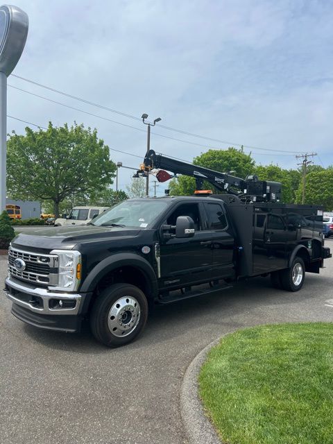 New 2026 Black Ford XLT image 2