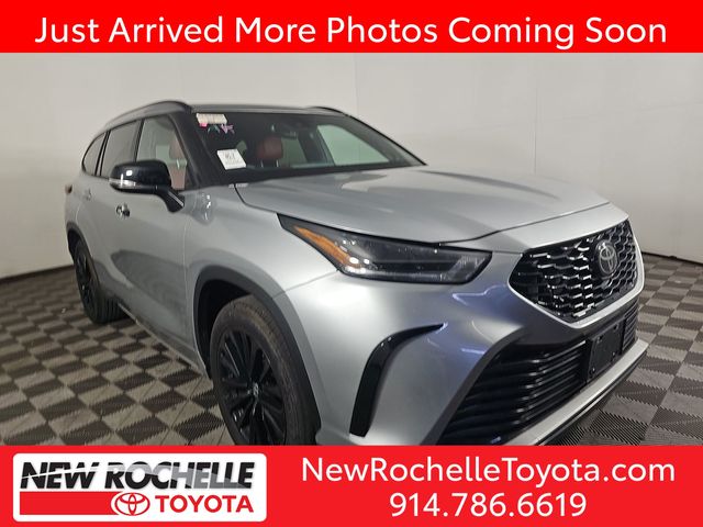Celestial Silver Metallic 2025 Toyota Highlander SUV / Crossover All-Wheel Drive 8-Speed Automatic